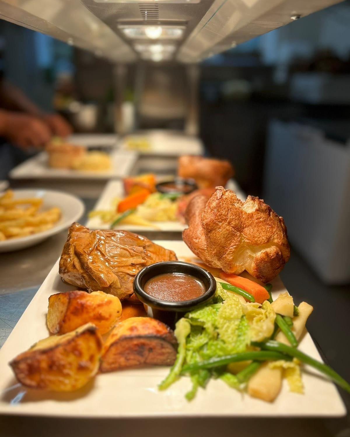 Heaven'S Kitchen At Squirrel Inn Godalming Ngoại thất bức ảnh