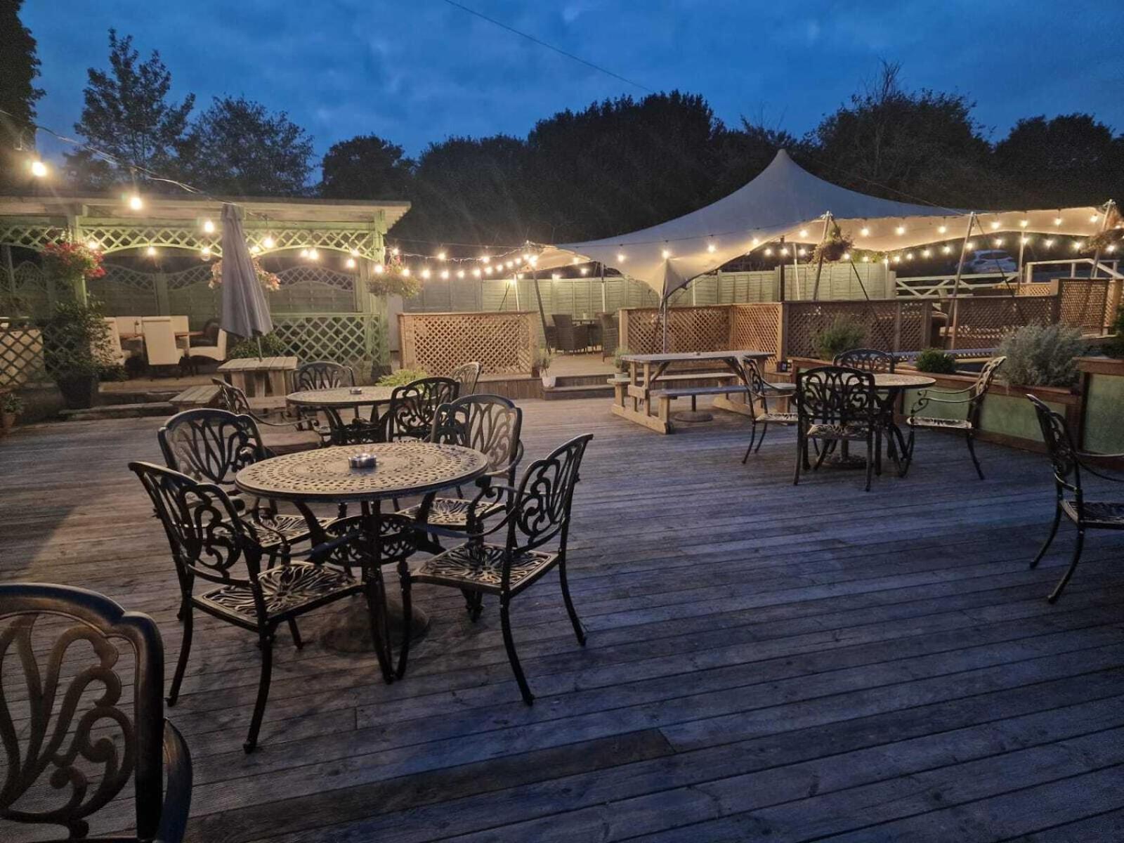 Heaven'S Kitchen At Squirrel Inn Godalming Ngoại thất bức ảnh